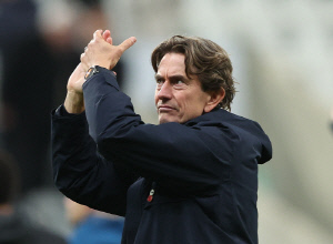 손흥민도 슬퍼하겠다...스승 선임→4개월 만에 파격 경질, 프랭크도 똑같이 된다? 토트넘 최악 상황, 심각 분석 