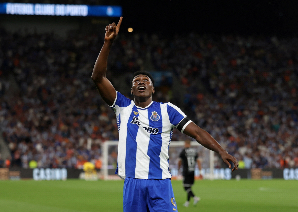 '27골 폭발' 믿고 쓰는 프리메이라산 ST, 첼시-토트넘이 노린다...…