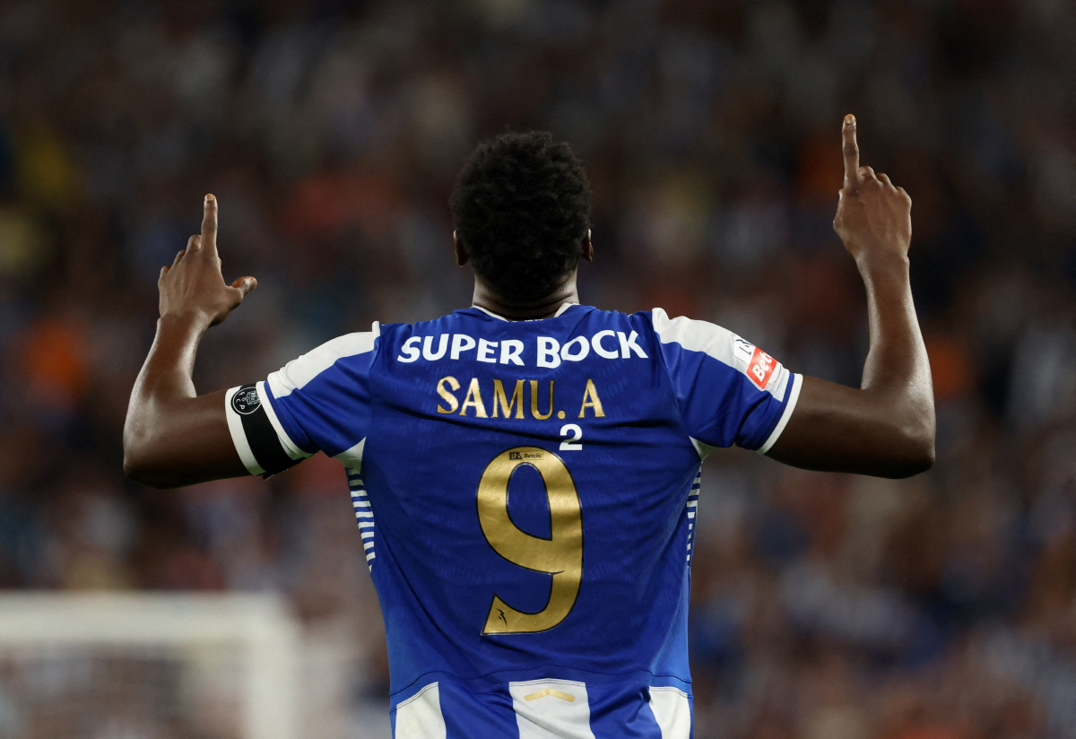 '27골 폭발' 믿고 쓰는 프리메이라산 ST, 첼시-토트넘이 노린다...…