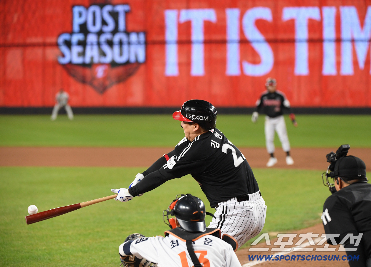 '형이 있어 든든했다' 후배들이 끌어안은 '맏형' 김현수, 마지막까지 빛…