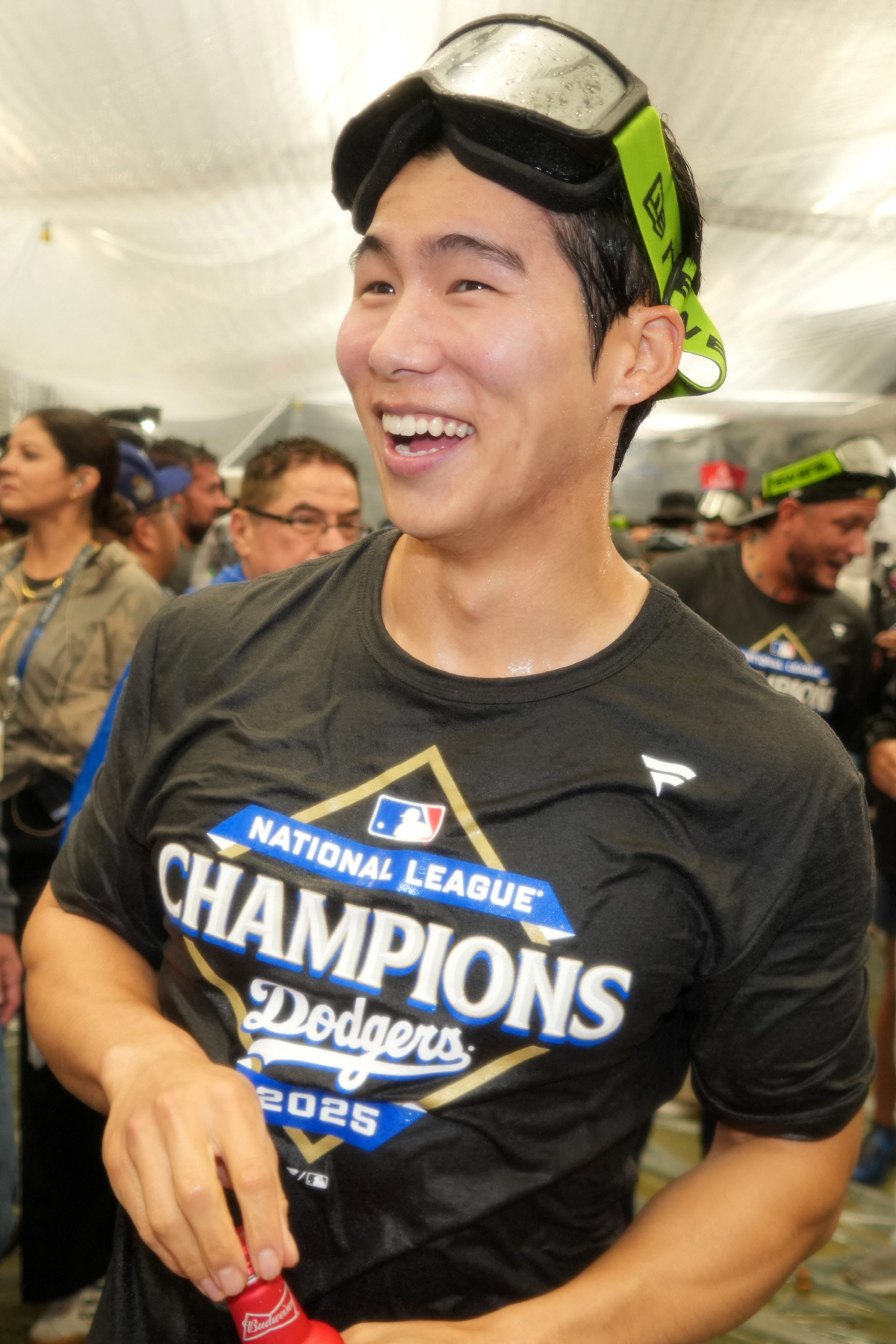 '긴말 필요없다. 평생 은인이야' MLB 진출 첫해 '우승엔딩' 맛본 김…