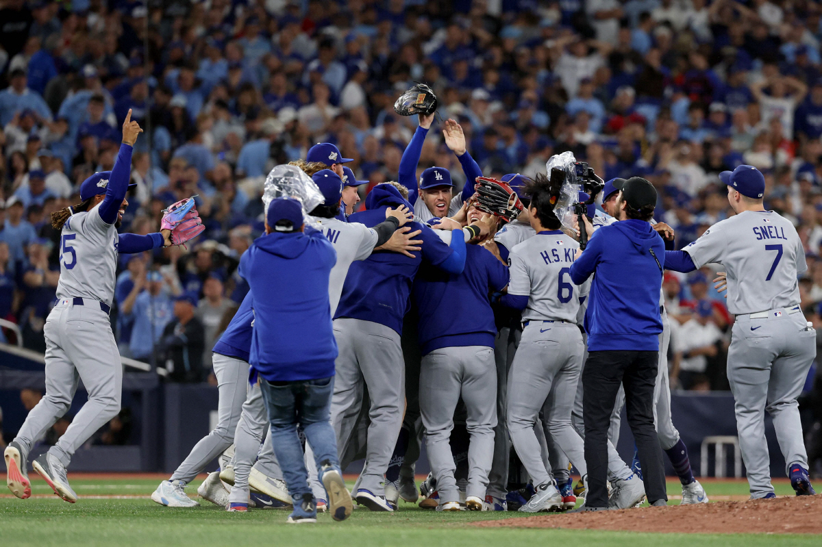 "야마모토 덕분에 여기 올 수 있었다" 우승 퍼레이드 참석 오타니 감사 …