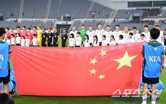 "14억 대륙의 마르지 않는 눈물" 중국 축구의 노답 행보, 3개월 연속…