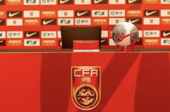 "14억 대륙의 마르지 않는 눈물" 중국 축구의 노답 행보, 3개월 연속…