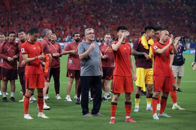 "14억 대륙의 마르지 않는 눈물" 중국 축구의 노답 행보, 3개월 연속…