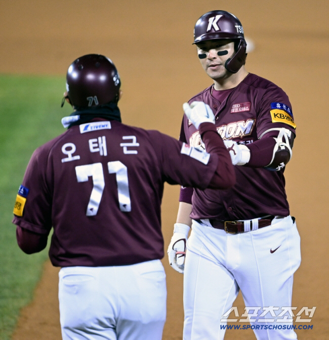 [공식발표]'깜짝 발표' 홈런왕이 코치로 돌아온다, 박병호 히어로즈 전격…
