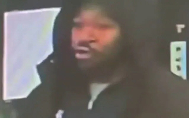 '英 충격 사건' 22살 유망주 흉기 난동 피습 당해→11명 피해자 발생…