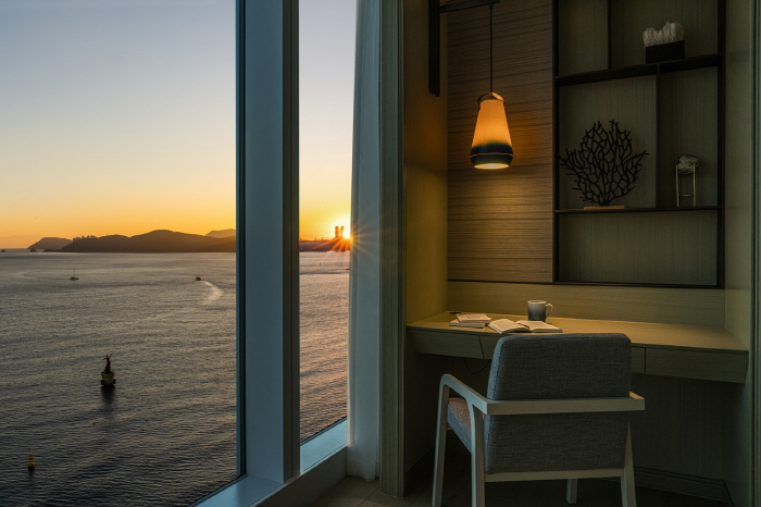 시그니엘 부산, 2년 연속 '2025 월드 럭셔리 호텔 어워즈' 3관왕 달성