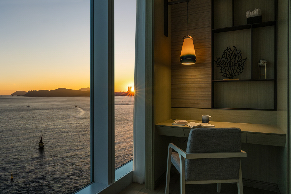 시그니엘 부산, 2년 연속 '2025 월드 럭셔리 호텔 어워즈' 3관왕 …