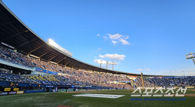 '젊음'과 '돈'이 몰리는 프로야구, '1조원' 산업으로 성장 → 120…