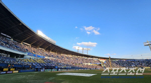 '젊음'과 '돈'이 몰리는 프로야구, '1조원' 산업으로 성장 → 1200만 함성에 담긴 잠재력 [SC포커스]