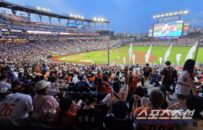 '젊음'과 '돈'이 몰리는 프로야구, '1조원' 산업으로 성장 → 120…