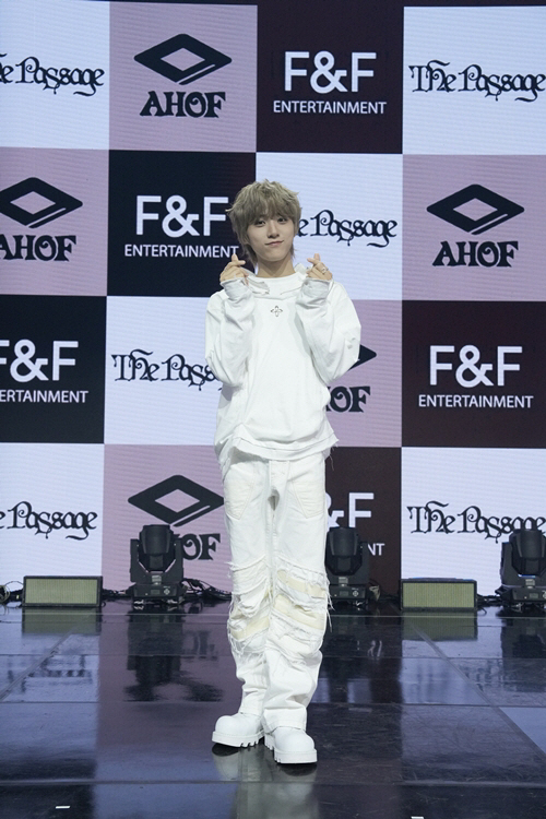 [SC현장] "2025 최고의 신인"…아홉, '러프 청춘'으로 그려낼 성…