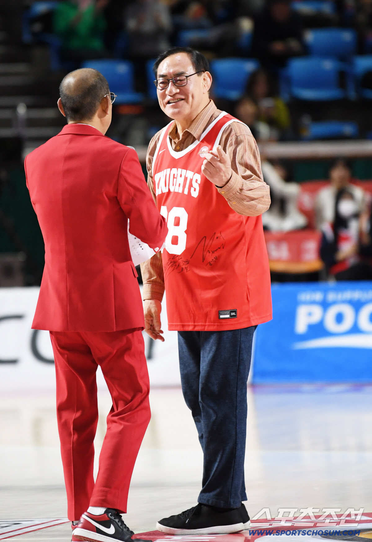 [포토] 하형주 이사장 'SK 나이츠 승리 응원'