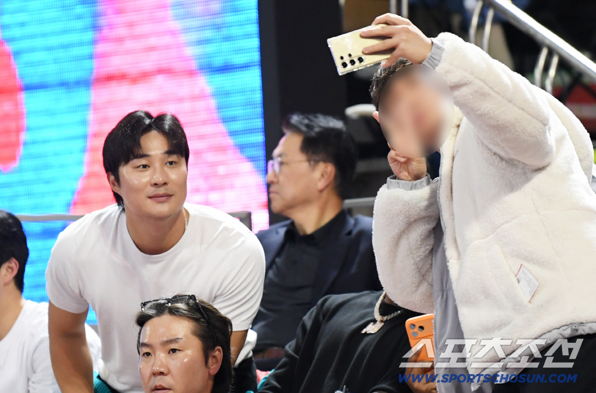 [포토] 메이저리거 김하성 '특급 팬서비스'