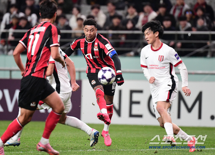 [ACLE 현장리뷰]'답답한 공격+펠리페 골취 행운'서울, 서정원의 청두와 홈에서 0-0 무…또또 반등 실패