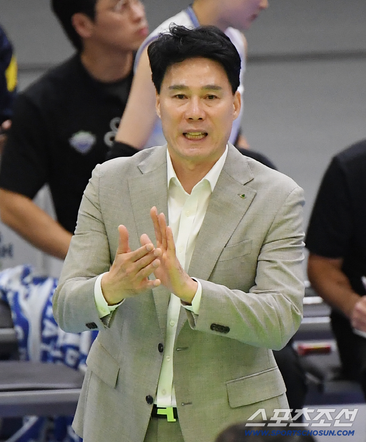 우려 딛고 1위 등극, 강성형 감독 "1R 목표는 이뤘다, 부상-체력 관…