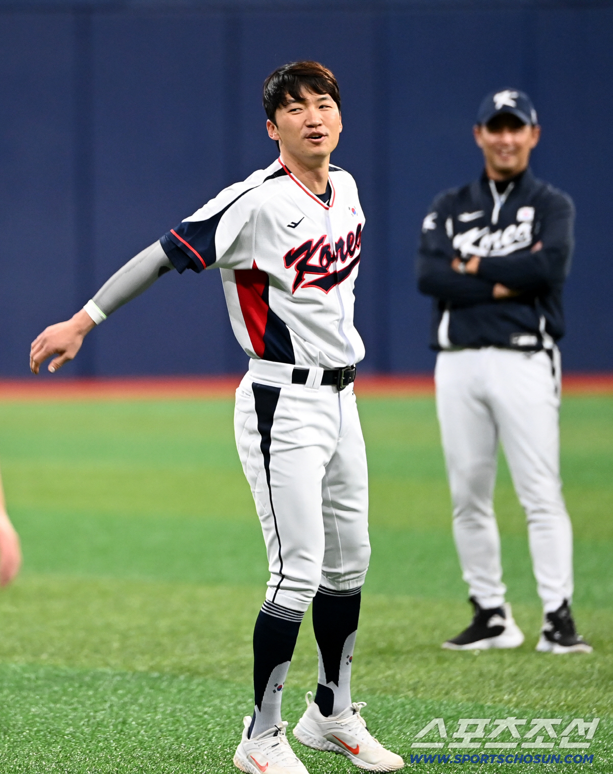 "우승 여운 다 지웠다. FA 질문 안 받는다" 자리가 사람 만드나, 독…