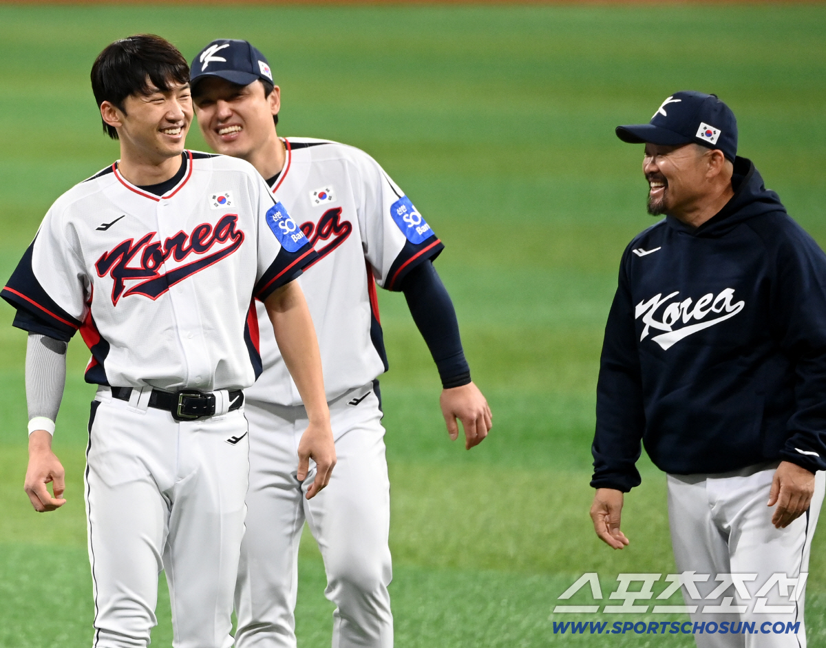 "우승 여운 다 지웠다. FA 질문 안 받는다" 자리가 사람 만드나, 독…