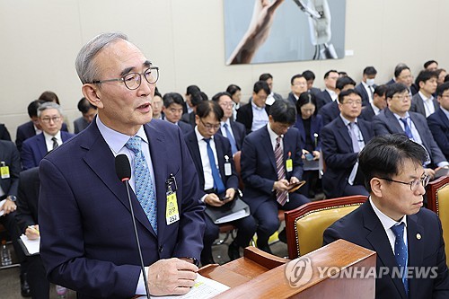 해킹 사태에 좌초된 KT…새 리더는 '낙하산' 막을까