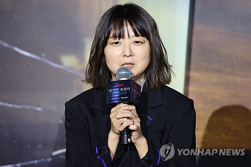(서울=연합뉴스) 진연수 기자 = 이정림 감독이 5일 서울 용산구 CGV용산아이파크몰에서 열린 넷플릭스 시리즈 '당신이 죽였다' 제작발표회에서 인사말을 하고 있다. 2025.11.5 jin90@yna.co.kr