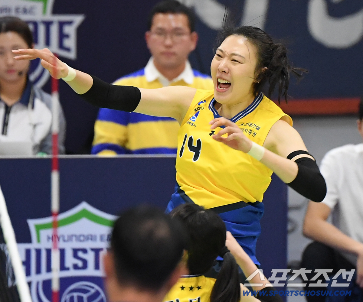 친정팀 맹폭한 김희진, '은퇴 안 하길 잘했네’ 완벽 부활 [수원 현장]