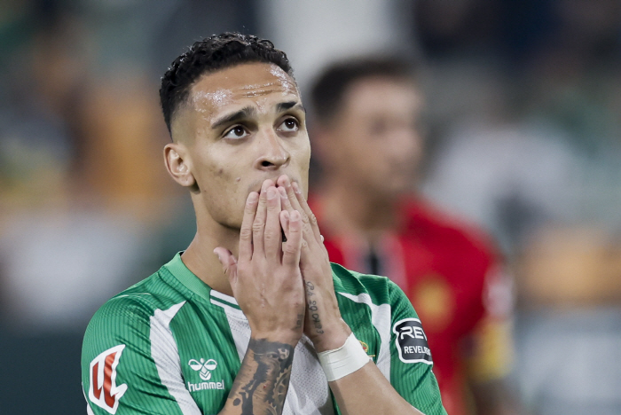 "넌 안토니 같은 선수야!" 이제 칭찬이다...'탈맨유 효과' 산증인, 35경기 만에 넘어선 최악의 시절