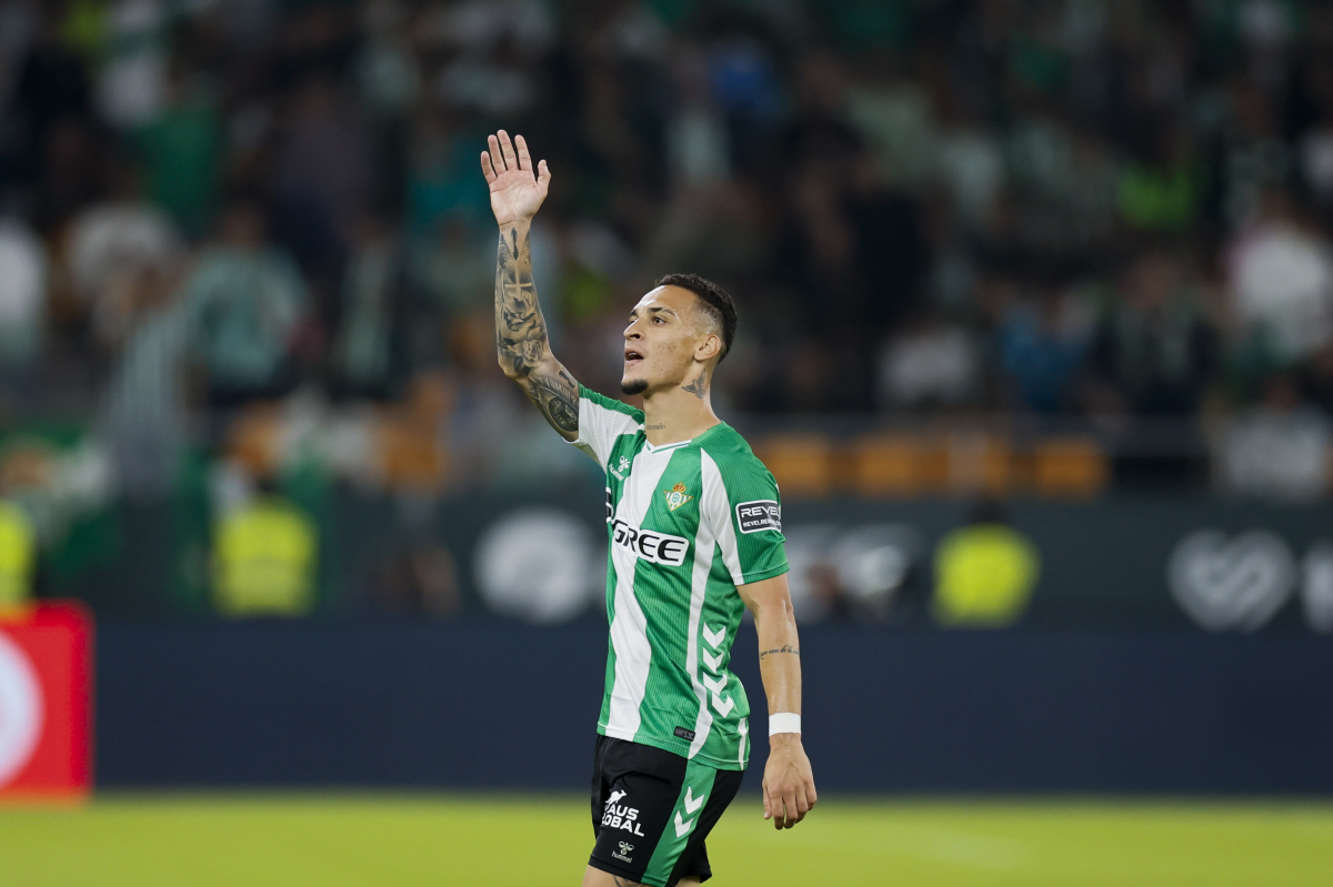 "넌 안토니 같은 선수야!" 이제 칭찬이다...'탈맨유 효과' 산증인, …