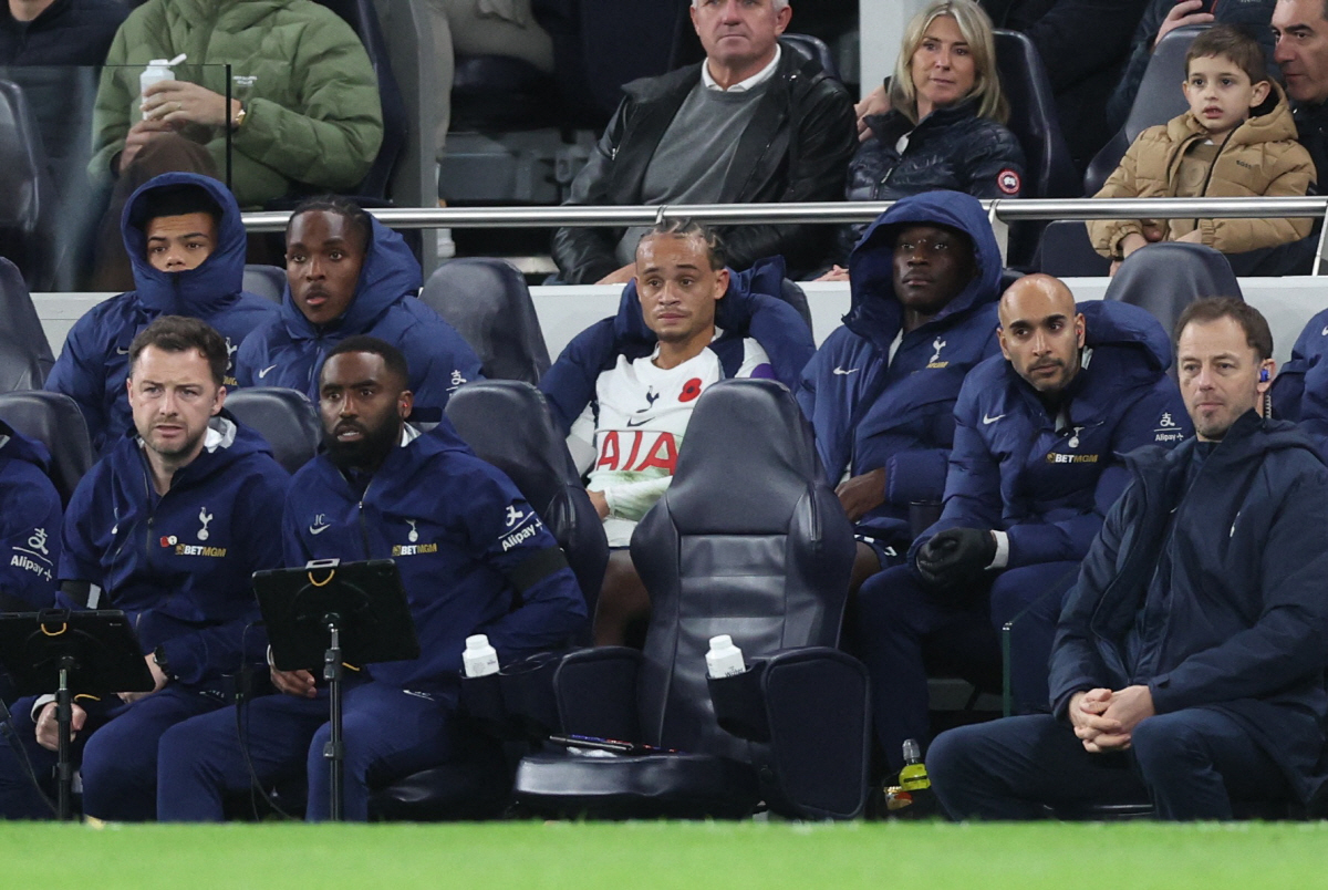 "손흥민 수준 이하 경기력" 본전도 못 찾은 비판..."역대 최악 공격력…