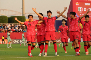 6년 만의 승전보! 백기태호, 멕시코 2:1 제압…'죽음의 조'서 힘찬 출항