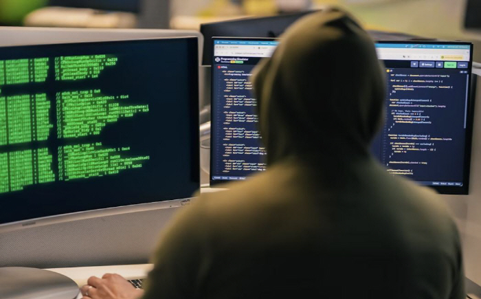 산부인과 CCTV 해킹, 영상 5만건 유출…성인물 게시판에 판매 '끔찍'