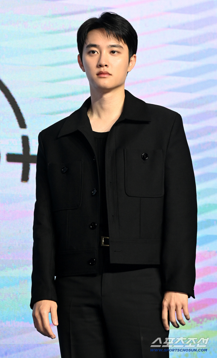 [공식] 도경수, 컴퍼니수수 떠나 블리츠웨이엔터行..주지훈X천우희와 한솥밥