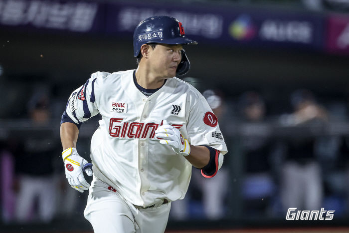 1년만에 홈런 18개→4개로 추락, '반짝' 오명 벗을까?…날개꺾인 손호…