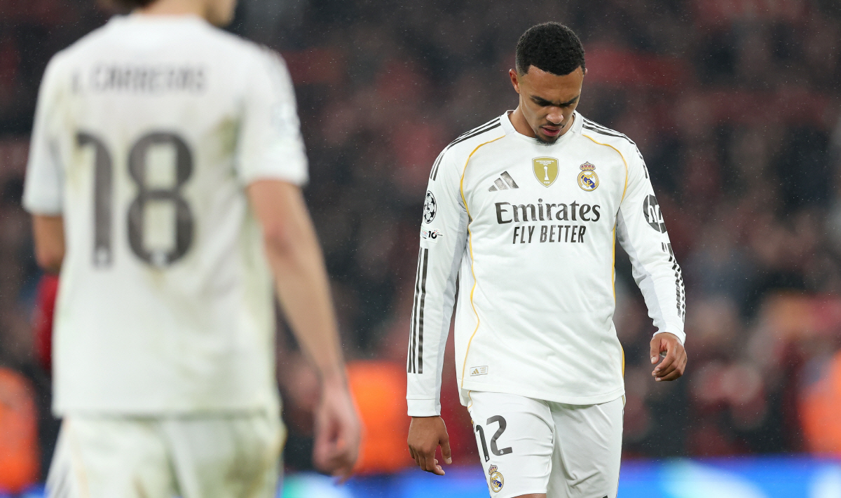 "꺼져라, 쥐XX야" 최악의 배신자 낙인 찍힌 아놀드의 최악의 안필드 원…