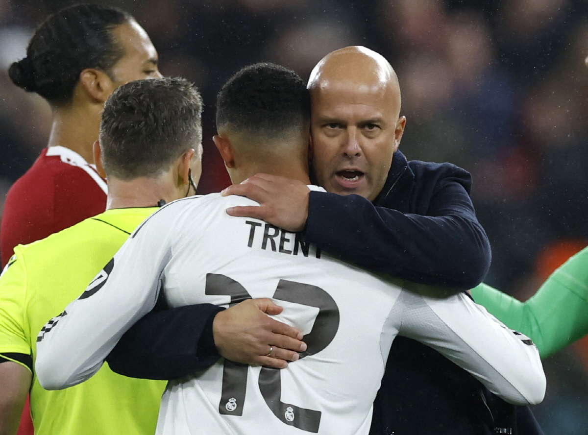 "잘가라 쥐새끼" '조롱+야유+폭언+패배' 종합 선물세트 받고 스페인 복…