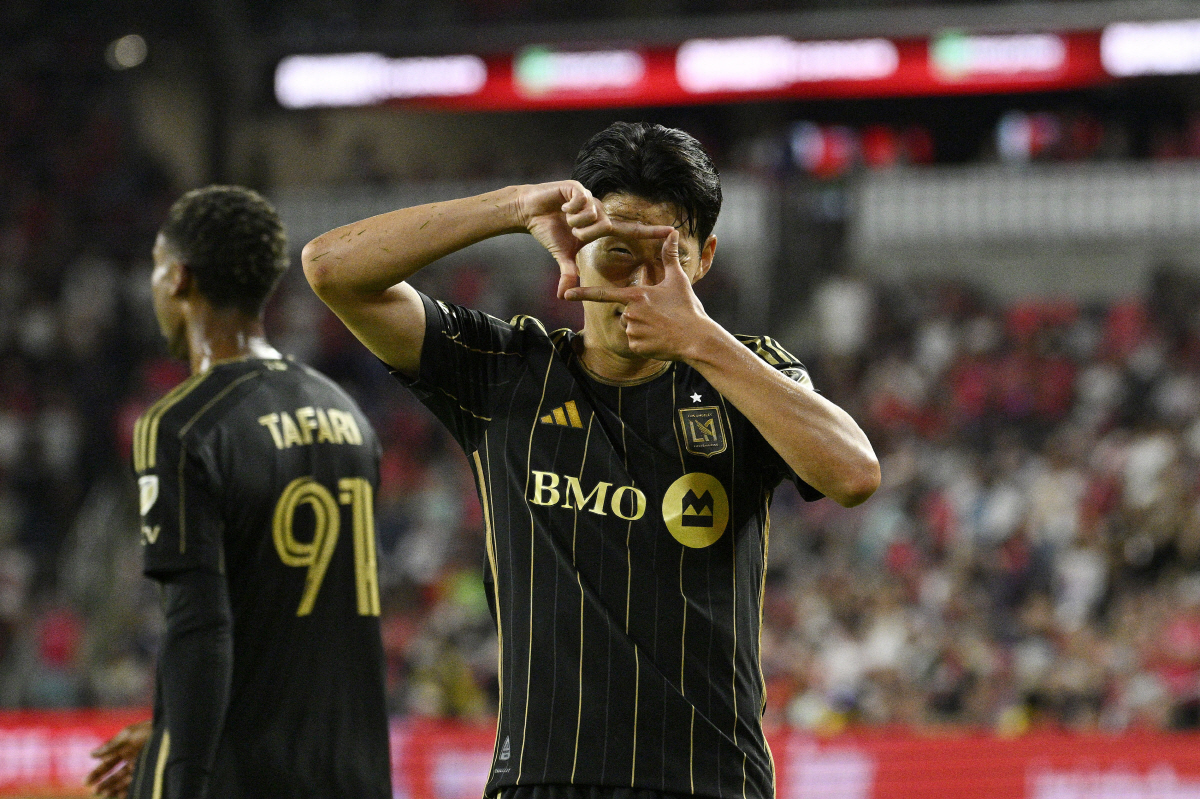 '후보만으로도 영광이었다' 손흥민 MLS 신인왕 수상 예견된 실패, 받는…