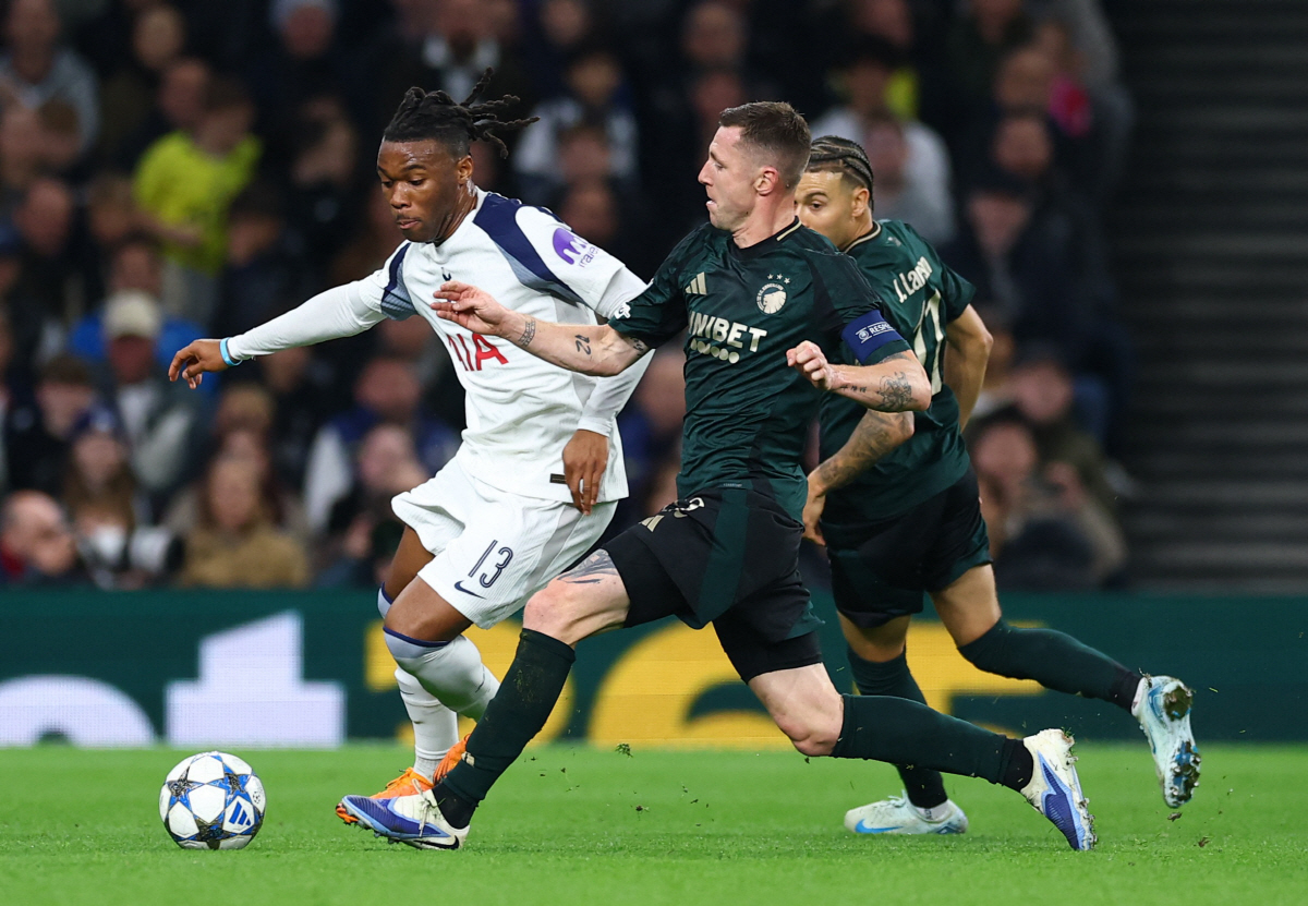 토트넘 '오피셜' 공식 확인! 에이전트 총으로 위협→체포…익명의 EPL …