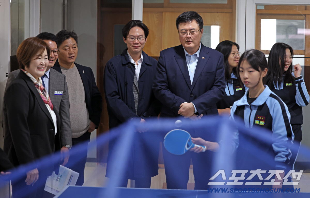 김대현 문체부차관,외삼中 스포츠클럽 깜짝 방문 "학교체육,평생운동습관 형…
