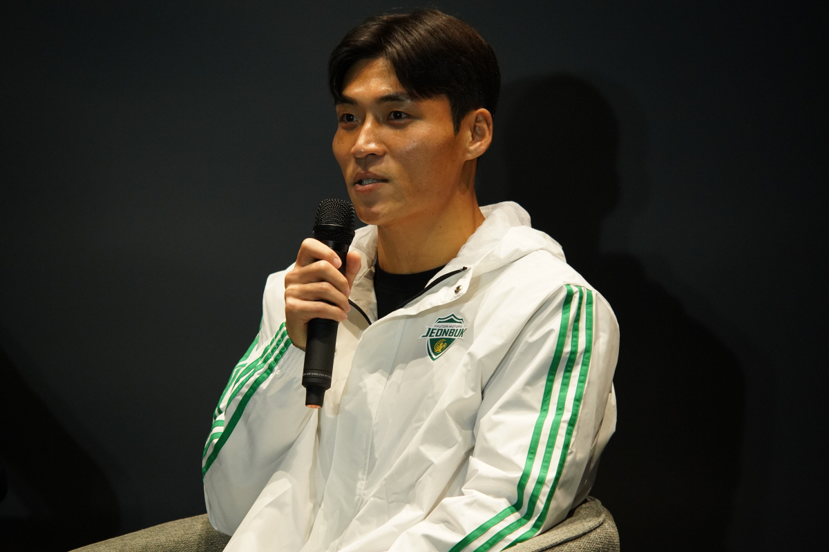 [전주 현장]포옛 "이런 리더 전 세계에 없다"…캡틴 박진섭, 전북 K리…
