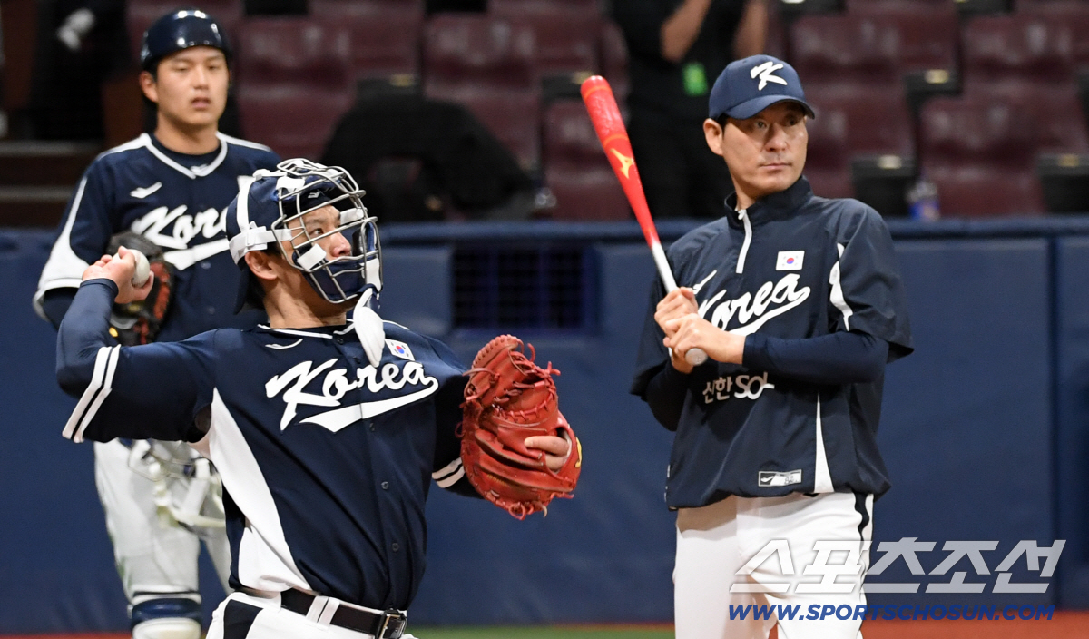 [포토] 포수 박동원-강인권 코치 '수비가 중요해'