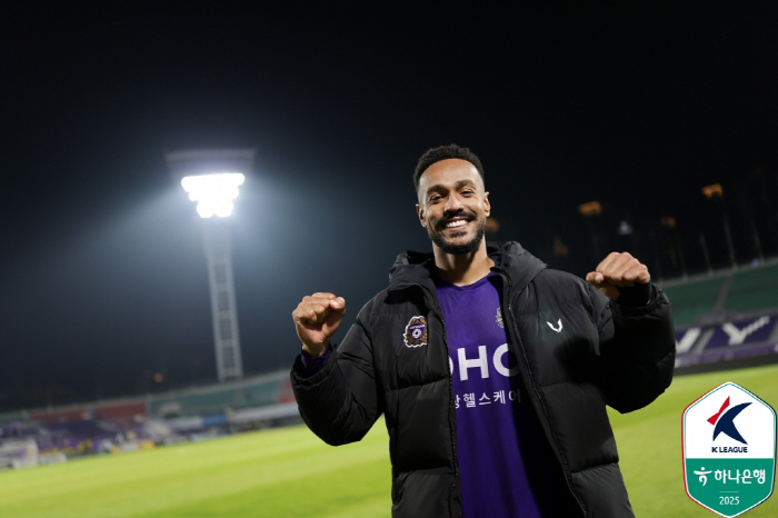 조금 달아난 '선두' 싸박, 하지만 안심은 금물...'일정 미소' 이호재…