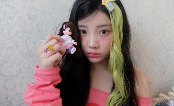 아일릿은 굿즈도 폭발 인기…새 싱글 '리틀 미미' 키링 인형 머치반, 추가 제작