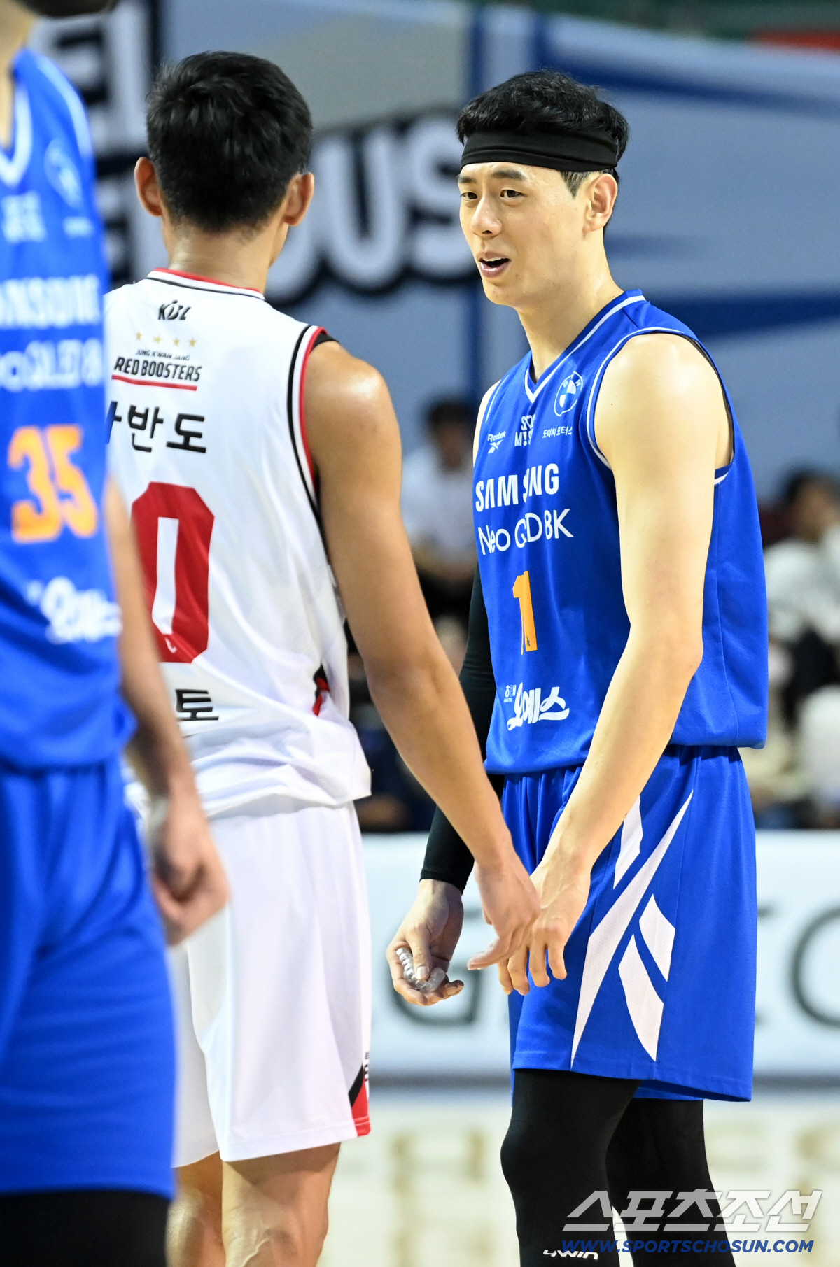 [포토] 이관희, 아반도 살살 좀 해~