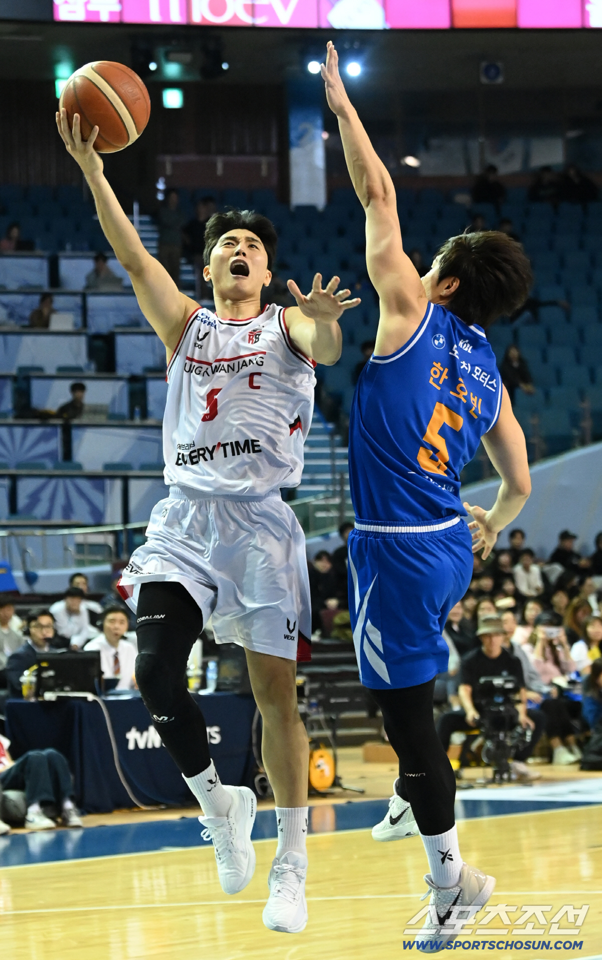 [포토] 박지훈, 한호빈 피해 레이업!