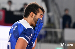 용병이 37점을 때려도 지네.. 또 범실 탓 → 감독도 할 말 잃었다 