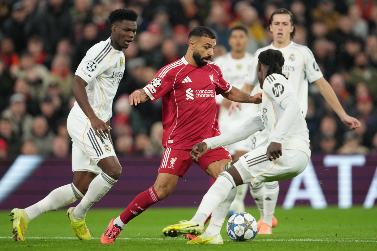 '손흥민처럼 박수 받을 때 나가라' 최대 위기→살라 대반전, EPL 파라…