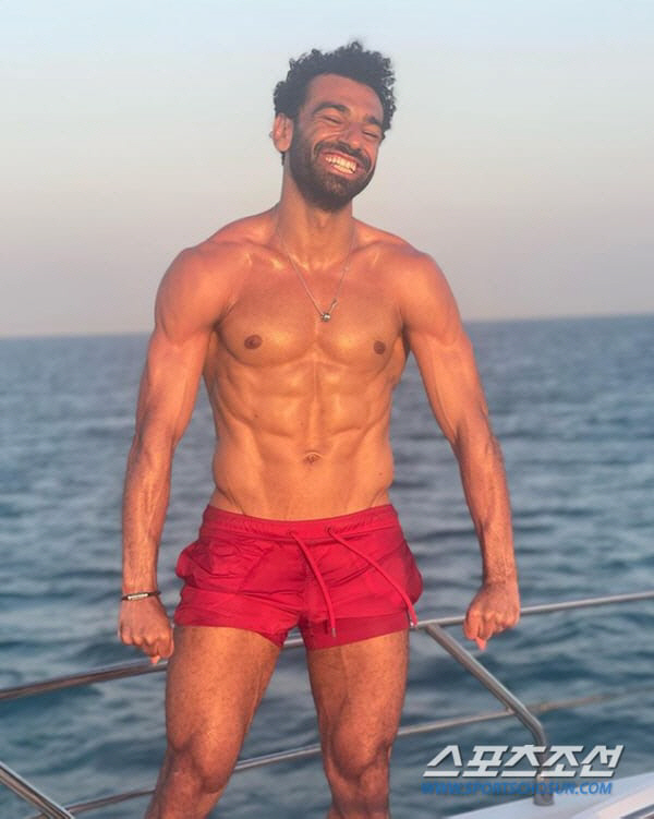 '손흥민처럼 박수 받을 때 나가라' 최대 위기→살라 대반전, EPL 파라…