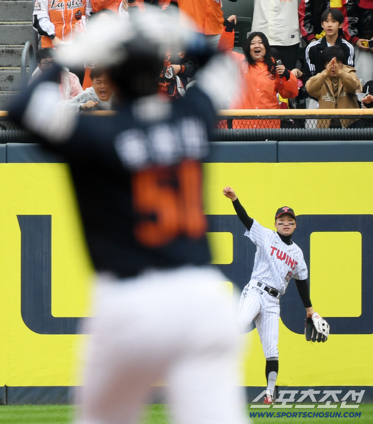 '안타 도둑과 드디어 대면' 태극마크 달고 만난 박해민과 문현빈, 수비 …