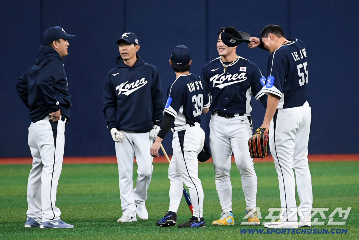 '안타 도둑과 드디어 대면' 태극마크 달고 만난 박해민과 문현빈, 수비 …