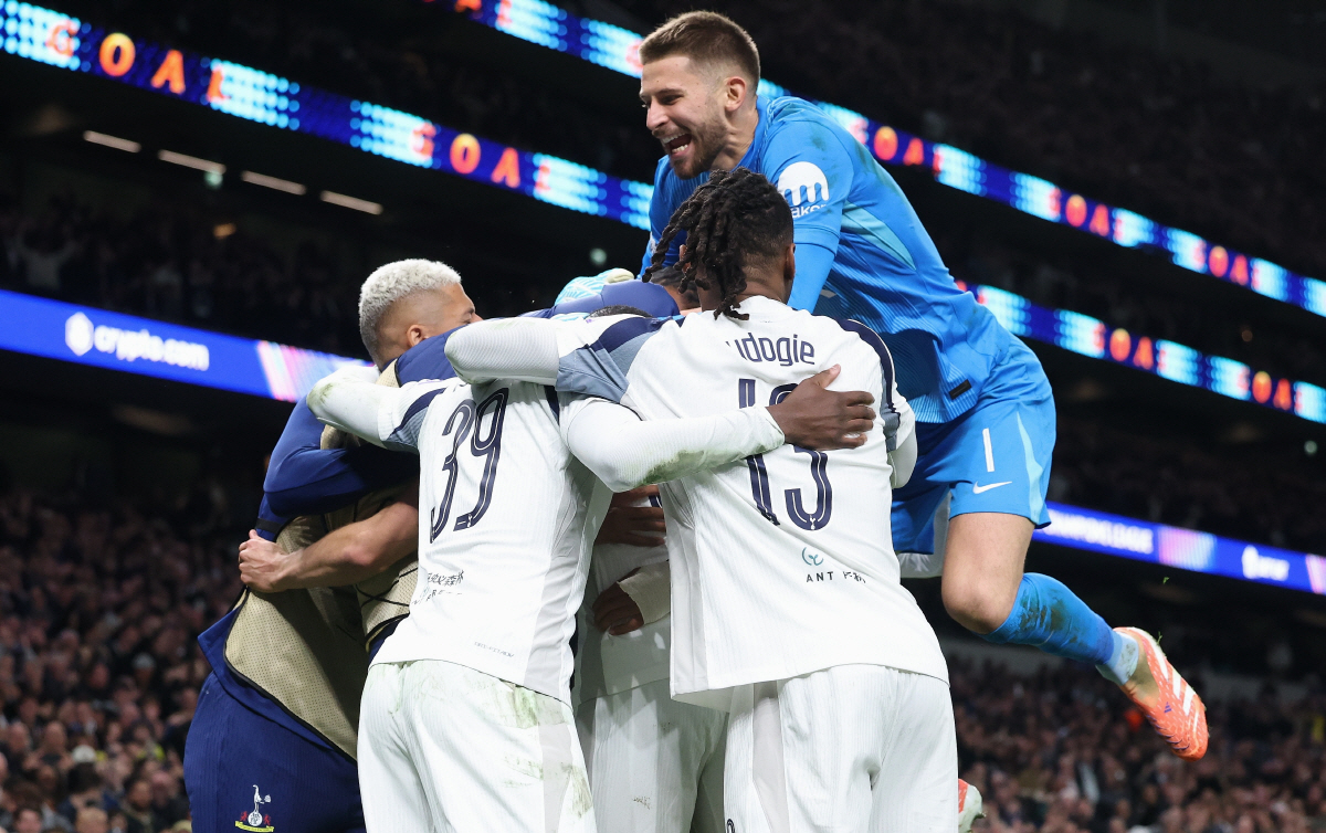 "초대박!" 감독 패싱 논란→손흥민 깜짝…英 BBC '미키 판 더 펜, …